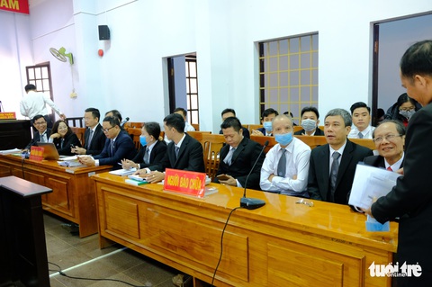 Một bị cáo nghi bị bệnh tâm thần, hoãn phiên tòa xử đại gia Trịnh Sướng - Ảnh 5. Một bị cáo nghi bị bệnh tâm thần, hoãn phiên tòa xử đại gia Trịnh Sướng - Ảnh 5.