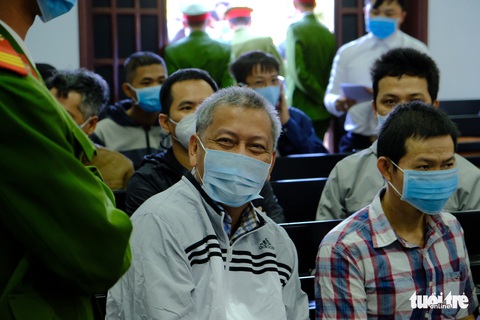 Một bị cáo nghi bị bệnh tâm thần, hoãn phiên tòa xử đại gia Trịnh Sướng - Ảnh 1. Một bị cáo nghi bị bệnh tâm thần, hoãn phiên tòa xử đại gia Trịnh Sướng - Ảnh 1.