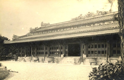 Phía sau những kỳ thư đặc biệt - Kỳ 3: Hồi sinh bộ tạp chí hàng đầu Đông Dương - Ảnh 3. Phía sau những kỳ thư đặc biệt - Kỳ 3: Hồi sinh bộ tạp chí hàng đầu Đông Dương - Ảnh 3.