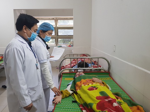 82 công nhân nhập viện sau bữa ăn trưa, nghi do ngộ độc thức ăn - Ảnh 1. 82 công nhân nhập viện sau bữa ăn trưa, nghi do ngộ độc thức ăn - Ảnh 1.