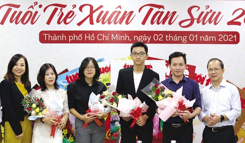 Bìa Tuổi Trẻ Xuân 2021 - Tân Sửu an vui: Cảm ơn tình yêu thương của bạn đọc - Ảnh 1. Bìa Tuổi Trẻ Xuân 2021 - Tân Sửu an vui: Cảm ơn tình yêu thương của bạn đọc - Ảnh 1.