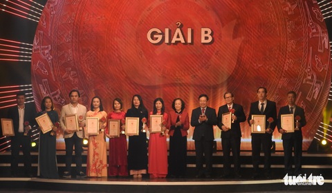 Giải đặc biệt Búa liềm vàng: Việt Nam thời đại Hồ Chí Minh - biên niên sử truyền hình - Ảnh 3. Giải đặc biệt Búa liềm vàng: Việt Nam thời đại Hồ Chí Minh - biên niên sử truyền hình - Ảnh 3.