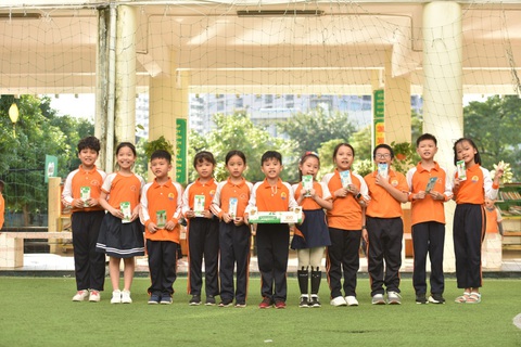 Cuộc thi Cùng bé thu gom vỏ hộp giấy giúp tăng gấp đôi việc thu gom - Ảnh 1. Cuộc thi Cùng bé thu gom vỏ hộp giấy giúp tăng gấp đôi việc thu gom - Ảnh 1.