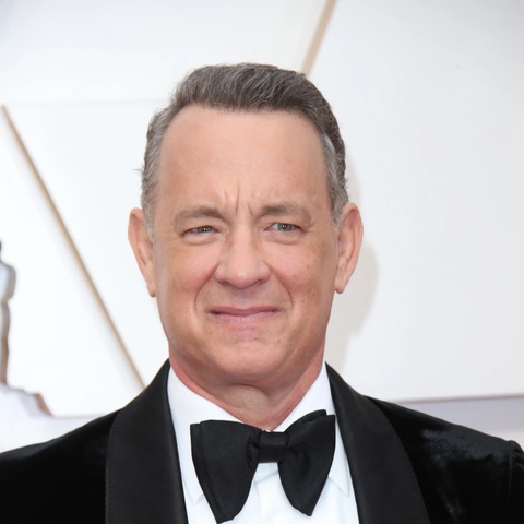 Tom Hanks dẫn chương trình đặc biệt trong ngày tổng thống nhậm chức - Ảnh 1. Tom Hanks dẫn chương trình đặc biệt trong ngày tổng thống nhậm chức - Ảnh 1.