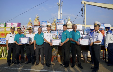 Mùa xuân đến sớm với nhà giàn DK1 - Ảnh 10. Mùa xuân đến sớm với nhà giàn DK1 - Ảnh 10.