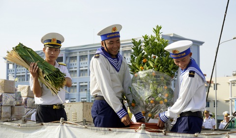 Mùa xuân đến sớm với nhà giàn DK1 - Ảnh 9. Mùa xuân đến sớm với nhà giàn DK1 - Ảnh 9.