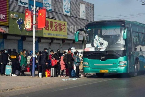 Trung Quốc có ca COVID-19 mới cao nhất 10 tháng, Nhật mở rộng tình trạng khẩn cấp - Ảnh 1. Trung Quốc có ca COVID-19 mới cao nhất 10 tháng, Nhật mở rộng tình trạng khẩn cấp - Ảnh 1.
