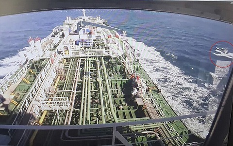 Sức khỏe thuyền viên Việt Nam trên tàu Hàn Quốc bị Iran bắt đang tốt - Ảnh 1. Sức khỏe thuyền viên Việt Nam trên tàu Hàn Quốc bị Iran bắt đang tốt - Ảnh 1.