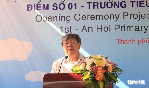 Lắp ‘thảm vàng an toàn’ trước trường học hạn chế tai nạn giao thông - Ảnh 2. Lắp ‘thảm vàng an toàn’ trước trường học hạn chế tai nạn giao thông - Ảnh 2.
