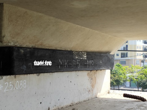 Phát hiện thêm 1 gối cao su tuyến metro số 1 có dấu hiệu bị xẹp, dịch khỏi vị trí - Ảnh 1. Phát hiện thêm 1 gối cao su tuyến metro số 1 có dấu hiệu bị xẹp, dịch khỏi vị trí - Ảnh 1.