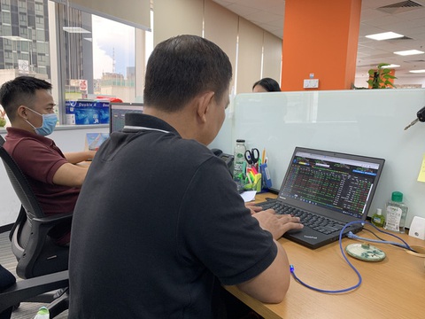 Vuột cơ hội, thiệt hại tài sản do hệ thống giao dịch chứng khoán gặp sự cố kéo dài - Ảnh 1. Vuột cơ hội, thiệt hại tài sản do hệ thống giao dịch chứng khoán gặp sự cố kéo dài - Ảnh 1.