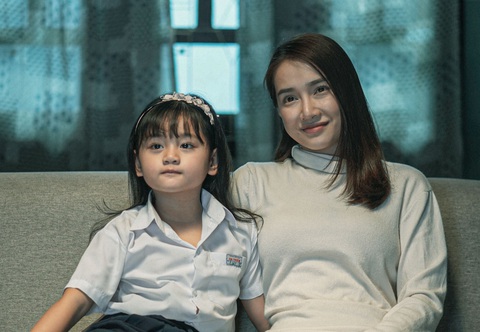 Nhã Phương khóc khi họp báo giới thiệu phim Song song - Ảnh 4. Nhã Phương khóc khi họp báo giới thiệu phim Song song - Ảnh 4.