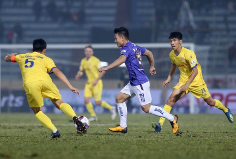 CLB Hà Nội thua đậm Nam Định ở trận khai mạc V-League 2021 - Ảnh 2. CLB Hà Nội thua đậm Nam Định ở trận khai mạc V-League 2021 - Ảnh 2.