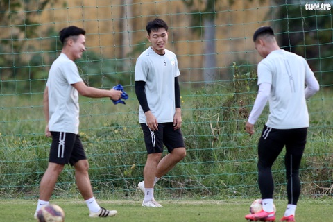 Kiatisak dẫn quân vào Sài Gòn, chuẩn bị ra mắt V-League 2021 - Ảnh 8. Kiatisak dẫn quân vào Sài Gòn, chuẩn bị ra mắt V-League 2021 - Ảnh 8.
