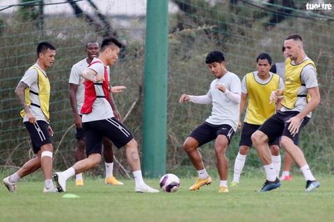 Kiatisak dẫn quân vào Sài Gòn, chuẩn bị ra mắt V-League 2021 - Ảnh 10. Kiatisak dẫn quân vào Sài Gòn, chuẩn bị ra mắt V-League 2021 - Ảnh 10.
