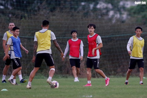 Kiatisak dẫn quân vào Sài Gòn, chuẩn bị ra mắt V-League 2021 - Ảnh 7. Kiatisak dẫn quân vào Sài Gòn, chuẩn bị ra mắt V-League 2021 - Ảnh 7.