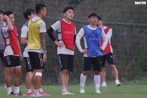 Kiatisak dẫn quân vào Sài Gòn, chuẩn bị ra mắt V-League 2021 - Ảnh 9. Kiatisak dẫn quân vào Sài Gòn, chuẩn bị ra mắt V-League 2021 - Ảnh 9.