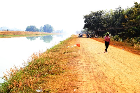 Hé lộ nguyên nhân người mẹ 24 tuổi ôm hai con nhỏ nhảy kênh tự tử - Ảnh 1. Hé lộ nguyên nhân người mẹ 24 tuổi ôm hai con nhỏ nhảy kênh tự tử - Ảnh 1.