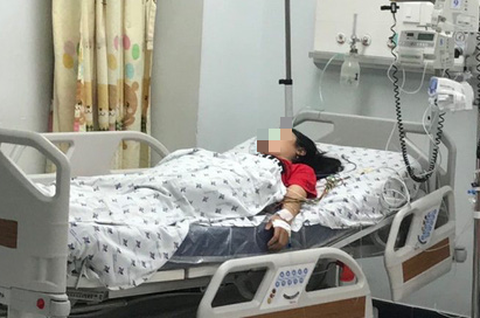 Bé gái 15 tuổi uống 28 viên thuốc chống trầm cảm vì mẹ mắng ham chơi - Ảnh 1. Bé gái 15 tuổi uống 28 viên thuốc chống trầm cảm vì mẹ mắng ham chơi - Ảnh 1.