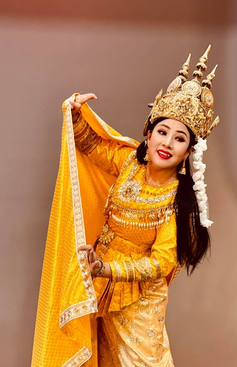 Võ Minh Lâm đóng cặp cùng ba cô đào trong Nàng Xê Đa - Ảnh 2. Võ Minh Lâm đóng cặp cùng ba cô đào trong Nàng Xê Đa - Ảnh 2.