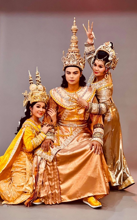 Võ Minh Lâm đóng cặp cùng ba cô đào trong Nàng Xê Đa - Ảnh 1. Võ Minh Lâm đóng cặp cùng ba cô đào trong Nàng Xê Đa - Ảnh 1.