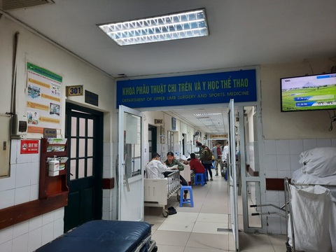 Vụ tàu lượn siêu tốc văng khỏi đường ray: Toa đầu hỏng, em xuống toa cuối thì gặp nạn - Ảnh 1. Vụ tàu lượn siêu tốc văng khỏi đường ray: Toa đầu hỏng, em xuống toa cuối thì gặp nạn - Ảnh 1.