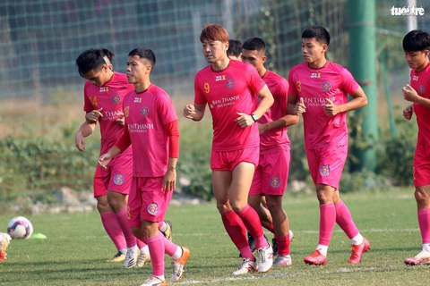 CLB Sài Gòn có 36 tiếng nghỉ ngơi trước khi tiếp HAGL của Kiatisak - Ảnh 4. CLB Sài Gòn có 36 tiếng nghỉ ngơi trước khi tiếp HAGL của Kiatisak - Ảnh 4.