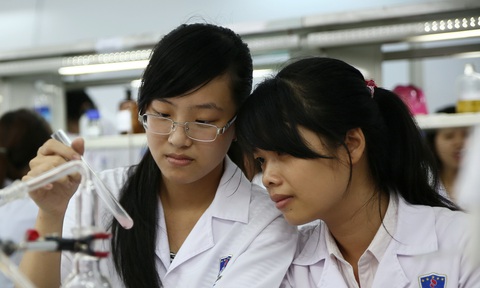 Khen thưởng trường đại học: Sao không có trường tư? - Ảnh 1. Khen thưởng trường đại học: Sao không có trường tư? - Ảnh 1.