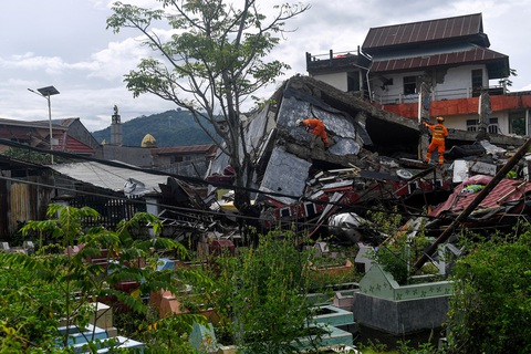 Động đất cướp đi sinh mạng 78 người tại Indonesia - Ảnh 1. Động đất cướp đi sinh mạng 78 người tại Indonesia - Ảnh 1.