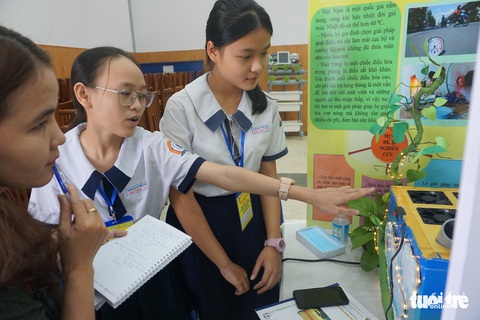 Bất ngờ với những phát minh khoa học của học sinh Sài Gòn - Ảnh 1. Bất ngờ với những phát minh khoa học của học sinh Sài Gòn - Ảnh 1.
