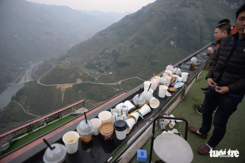 Cải tạo xong còn bề thế hơn, yêu cầu Mã Pì Lèng Panorama dỡ mái, hạ chiều cao - Ảnh 3. Cải tạo xong còn bề thế hơn, yêu cầu Mã Pì Lèng Panorama dỡ mái, hạ chiều cao - Ảnh 3.