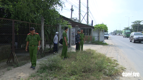 Liên tục chặn phụ nữ giữa đường, kề dao cướp tài sản: Chỉ một nghi phạm - Ảnh 2. Liên tục chặn phụ nữ giữa đường, kề dao cướp tài sản: Chỉ một nghi phạm - Ảnh 2.