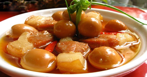 Mâm Tết nhà tôi: Món thịt kho tàu có cần phải khen vậy không ta? - Ảnh 1. Mâm Tết nhà tôi: Món thịt kho tàu có cần phải khen vậy không ta? - Ảnh 1.