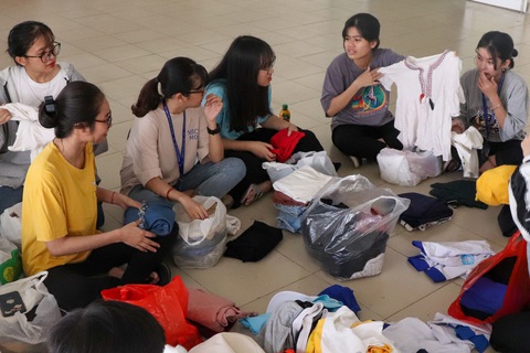 Những sinh viên đi trong đêm lạnh - Ảnh 5. Những sinh viên đi trong đêm lạnh - Ảnh 5.