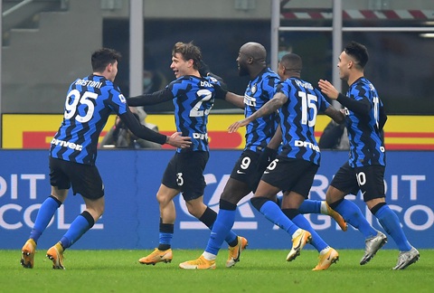 Ronaldo bị từ chối bàn thắng, Juve gục ngã trước Inter Milan - Ảnh 1. Ronaldo bị từ chối bàn thắng, Juve gục ngã trước Inter Milan - Ảnh 1.