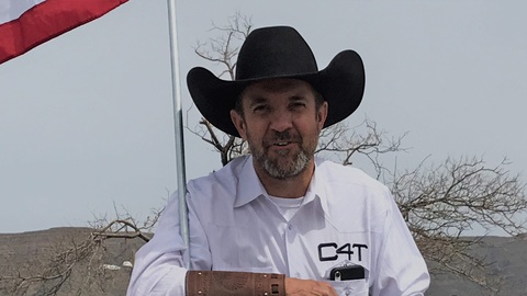 Mỹ bắt giữ quan chức bang New Mexico mang súng đi biểu tình hôm 6-1 - Ảnh 1. Mỹ bắt giữ quan chức bang New Mexico mang súng đi biểu tình hôm 6-1 - Ảnh 1.