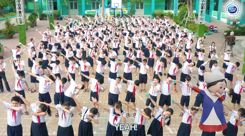 Điều gì khiến Vũ điệu uống sữa thu hút học sinh tiểu học? - Ảnh 2. Điều gì khiến Vũ điệu uống sữa thu hút học sinh tiểu học? - Ảnh 2.