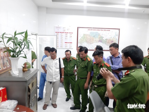 Thêm một vụ kẻ trộm đột nhập cửa hàng xe máy để trộm tài sản - Ảnh 3. Thêm một vụ kẻ trộm đột nhập cửa hàng xe máy để trộm tài sản - Ảnh 3.