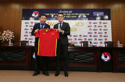 Áo đấu mới của đội tuyển quốc gia Việt Nam năm 2021 có gì lạ? - Ảnh 1. Áo đấu mới của đội tuyển quốc gia Việt Nam năm 2021 có gì lạ? - Ảnh 1.