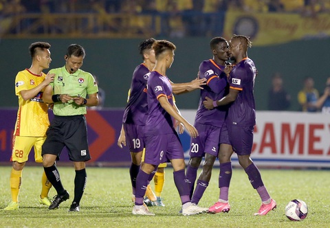 Những điều đọng lại sau vòng 1 V-League 2021 - Ảnh 2. Những điều đọng lại sau vòng 1 V-League 2021 - Ảnh 2.