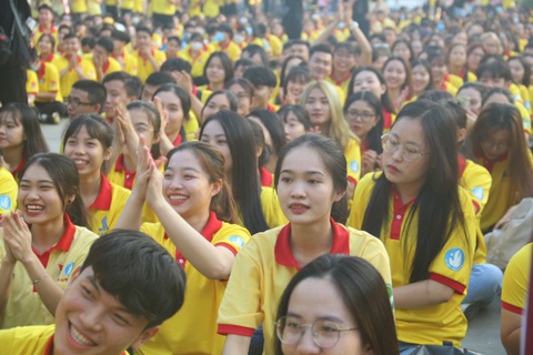 Chiến sĩ Xuân tình nguyện lan tỏa mùa xuân ấm - Ảnh 1. Chiến sĩ Xuân tình nguyện lan tỏa mùa xuân ấm - Ảnh 1.