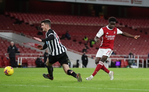 Bỏ lỡ khó tin trước khung thành trống, Aubameyang vẫn lập cú đúp đánh bại Newcastle - Ảnh 5. Bỏ lỡ khó tin trước khung thành trống, Aubameyang vẫn lập cú đúp đánh bại Newcastle - Ảnh 5.