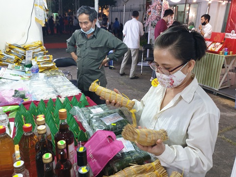 Dân Sài Gòn săn miến Hà Nội, tré Bình Định, khô miền Tây... - Ảnh 8. Dân Sài Gòn săn miến Hà Nội, tré Bình Định, khô miền Tây... - Ảnh 8.