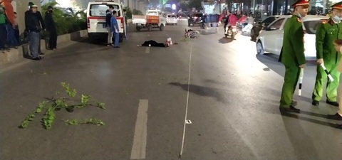 Tạm giữ nam thanh niên lái xe máy tông 3 người đi bộ, 2 người chết - Ảnh 1. Tạm giữ nam thanh niên lái xe máy tông 3 người đi bộ, 2 người chết - Ảnh 1.