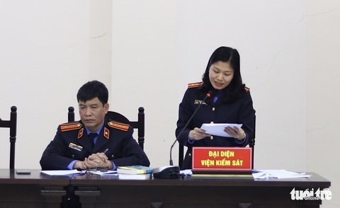 Đề nghị tù chung thân thiếu tướng dởm lừa chạy việc 950 người chiếm cả trăm tỉ - Ảnh 2. Đề nghị tù chung thân thiếu tướng dởm lừa chạy việc 950 người chiếm cả trăm tỉ - Ảnh 2.