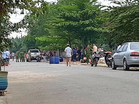 Bắt 9 người nghi truy sát thanh niên quê Đắk Lắk trong nhà hoang - Ảnh 2. Bắt 9 người nghi truy sát thanh niên quê Đắk Lắk trong nhà hoang - Ảnh 2.