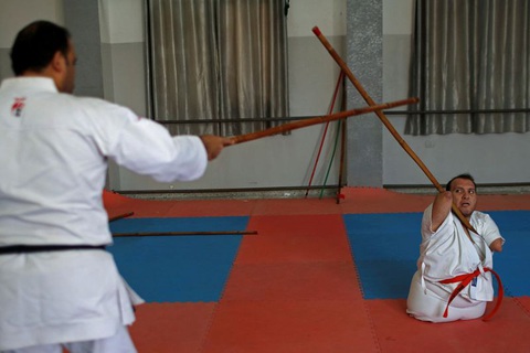 Ý chí của võ sĩ karate không chân tay - Ảnh 2. Ý chí của võ sĩ karate không chân tay - Ảnh 2.