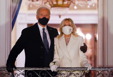 Ông Biden công bố chiến lược tham vọng chống COVID-19 - Ảnh 1. Ông Biden công bố chiến lược tham vọng chống COVID-19 - Ảnh 1.