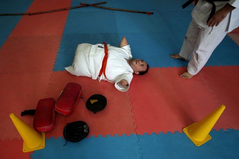 Ý chí của võ sĩ karate không chân tay - Ảnh 5. Ý chí của võ sĩ karate không chân tay - Ảnh 5.