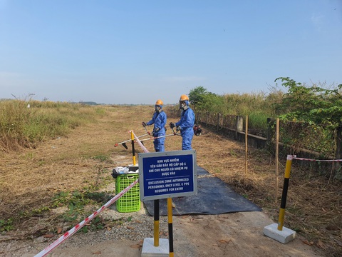 Công bố quy trình làm sạch dioxin ở sân bay Biên Hòa - Ảnh 7. Công bố quy trình làm sạch dioxin ở sân bay Biên Hòa - Ảnh 7.